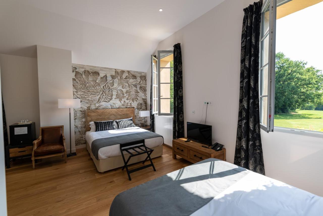 Hotel Le Chateau De Cesarges Maubec  Buitenkant foto