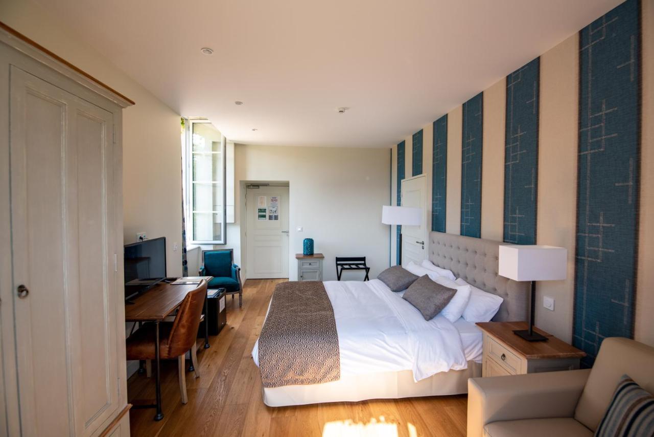 Hotel Le Chateau De Cesarges Maubec  Buitenkant foto
