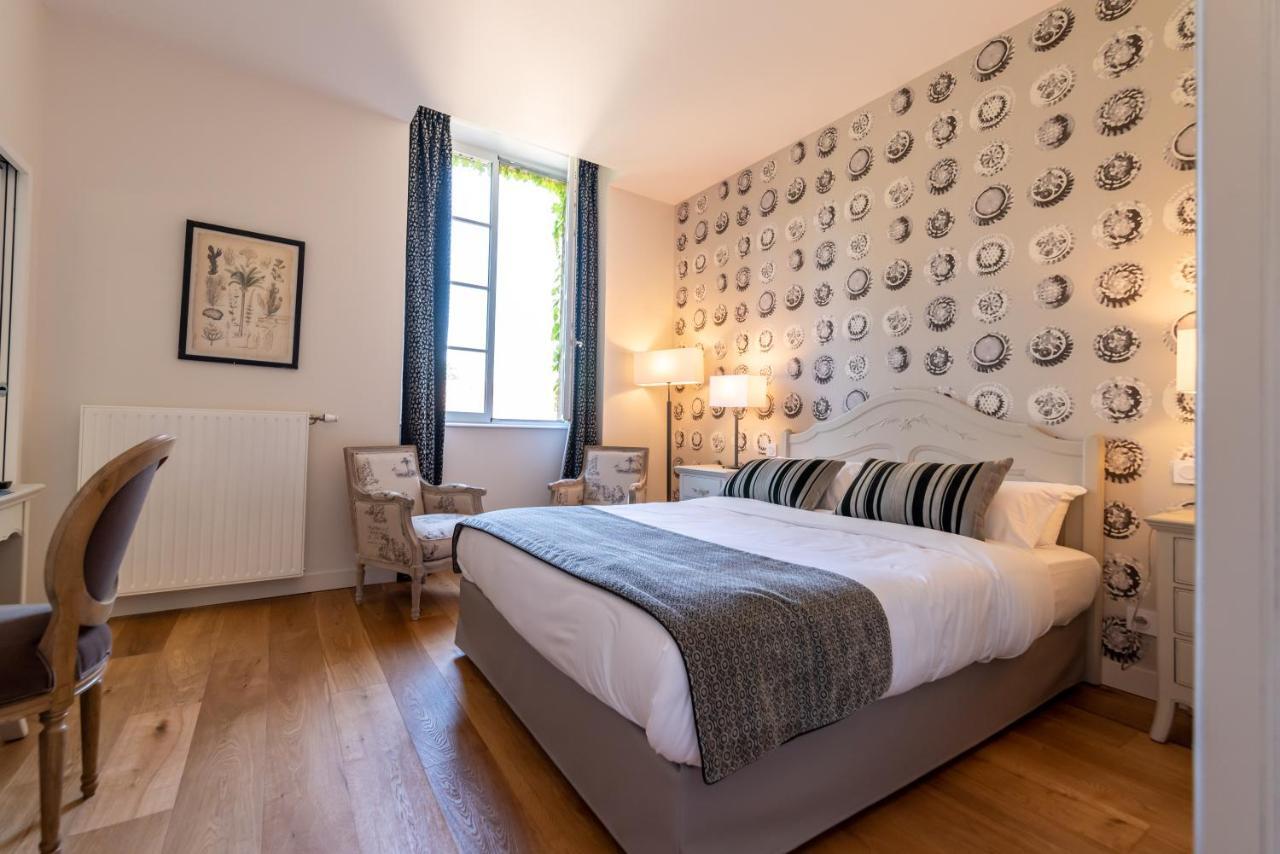 Hotel Le Chateau De Cesarges Maubec  Buitenkant foto