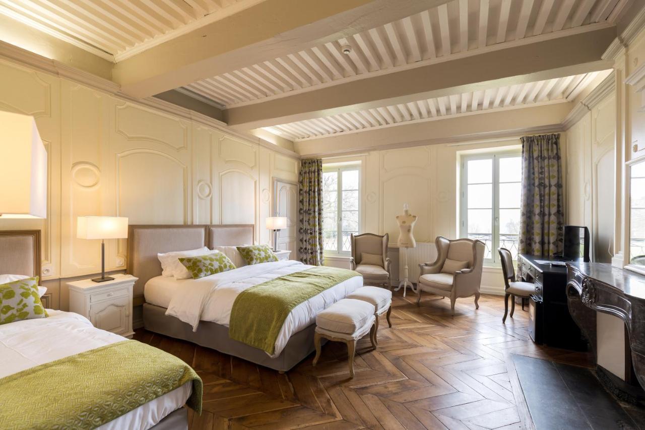 Hotel Le Chateau De Cesarges Maubec  Buitenkant foto